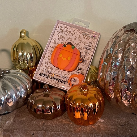 Ill show you in spring its a treacherous thing we missed you hissed the lovecats - Picture 2 of 4